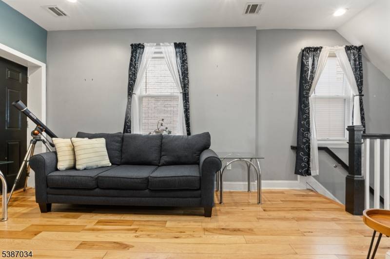 Perth Amboy City, NJ 08861,270 Hall Ave