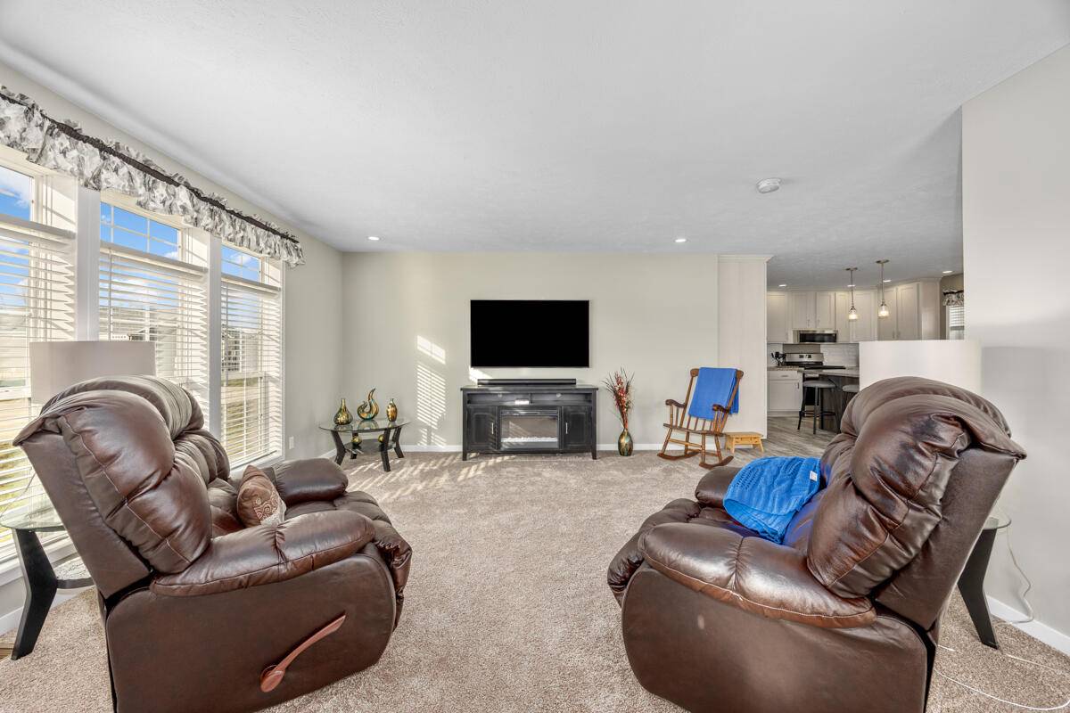 Holland, MI 49423,5221 Hollow LN