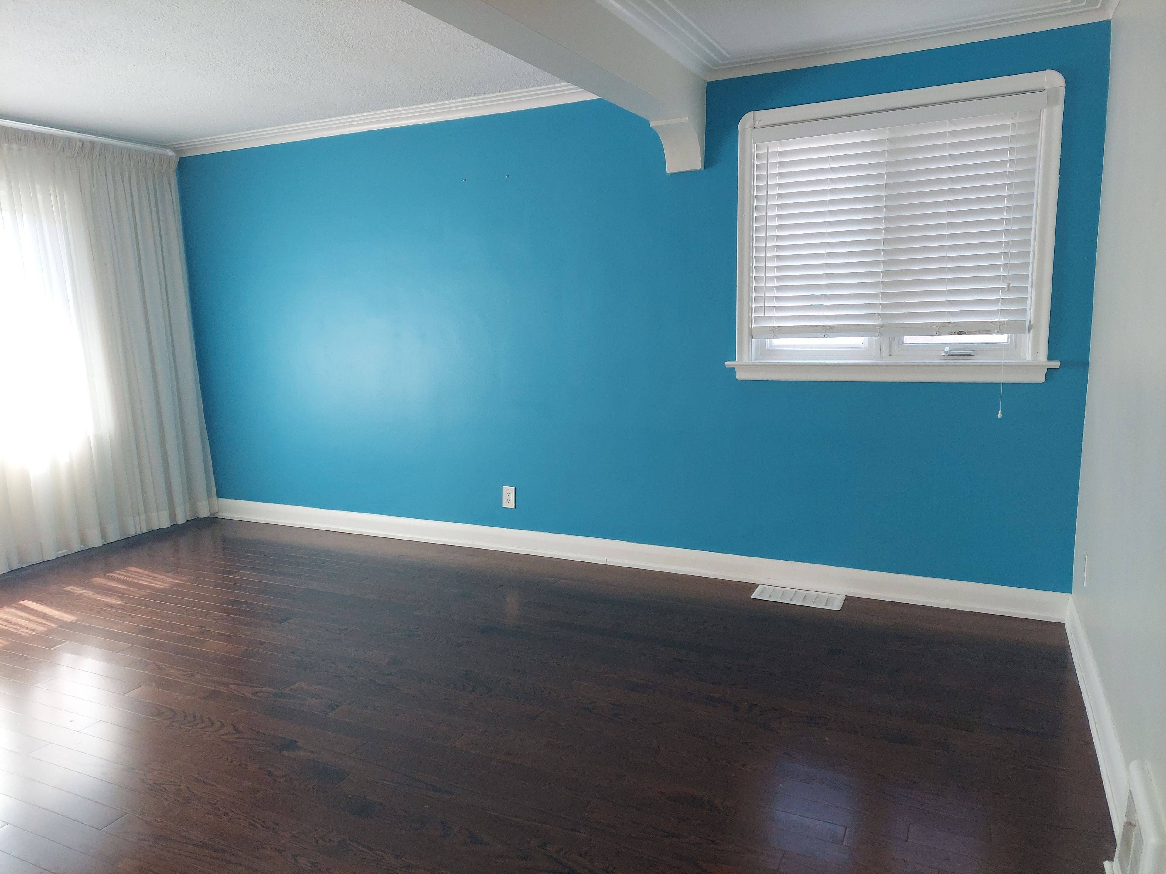 Toronto E04, ON M1R 3Y2,211 Ellington DR #Main