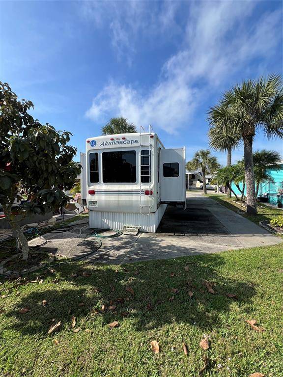 Okeechobee, FL 34974,6571 SE 55th St