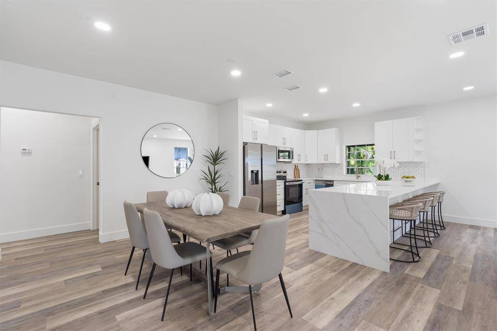 Jupiter, FL 33458,102 Sims Creek Ct