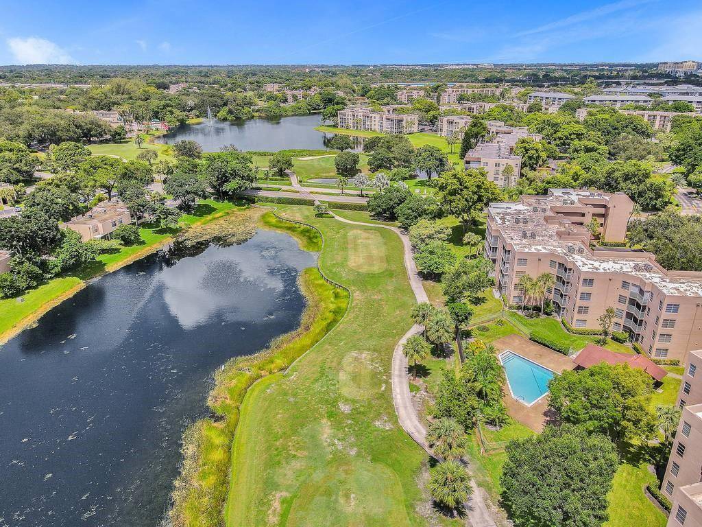 Davie, FL 33324,1831 Sabal Palm Dr #406