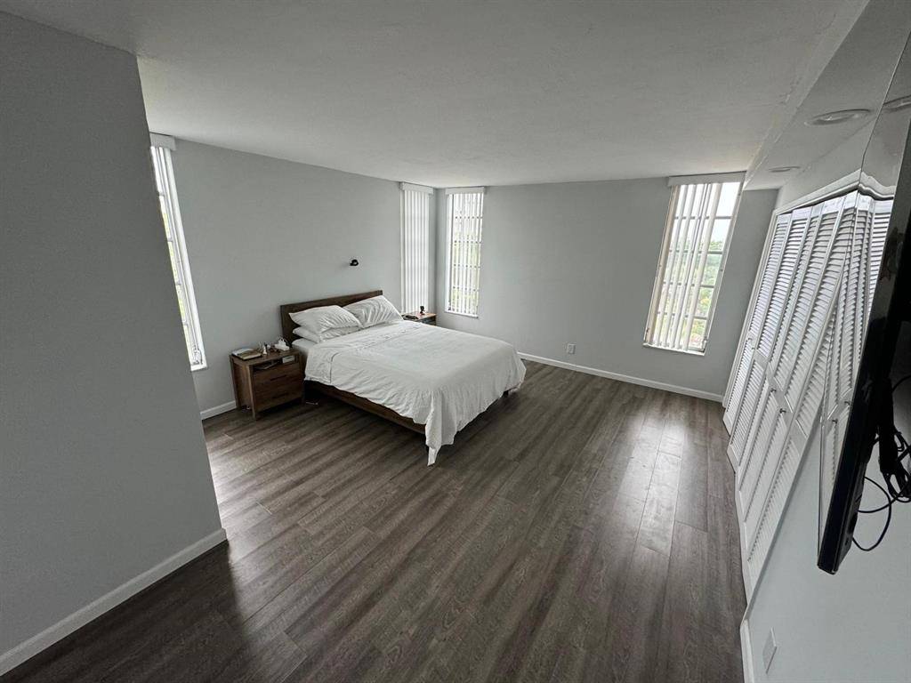 Pompano Beach, FL 33069,3090 N Course Dr #601