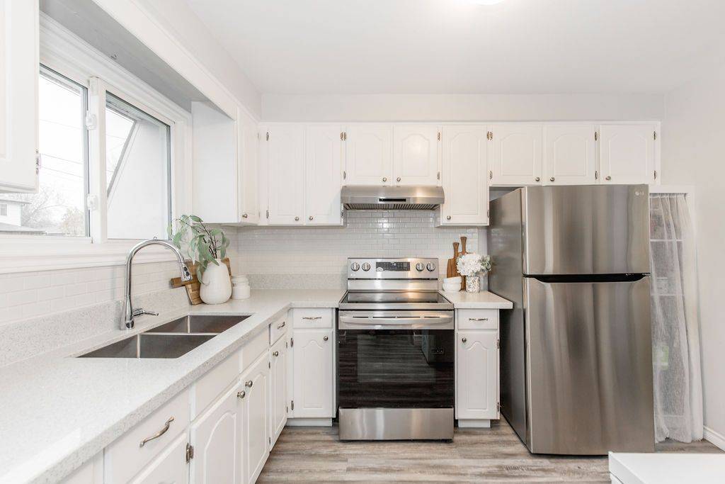 Collingwood, ON L9Y 3R3,83 Katherine ST