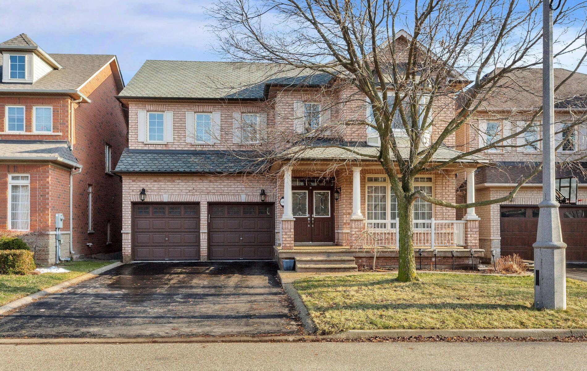 Oakville, ON L6L 6V2,3322 Raspberry Bush TRL