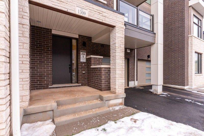 Oakville, ON L6H 7Z1,1309 Anthonia TRL