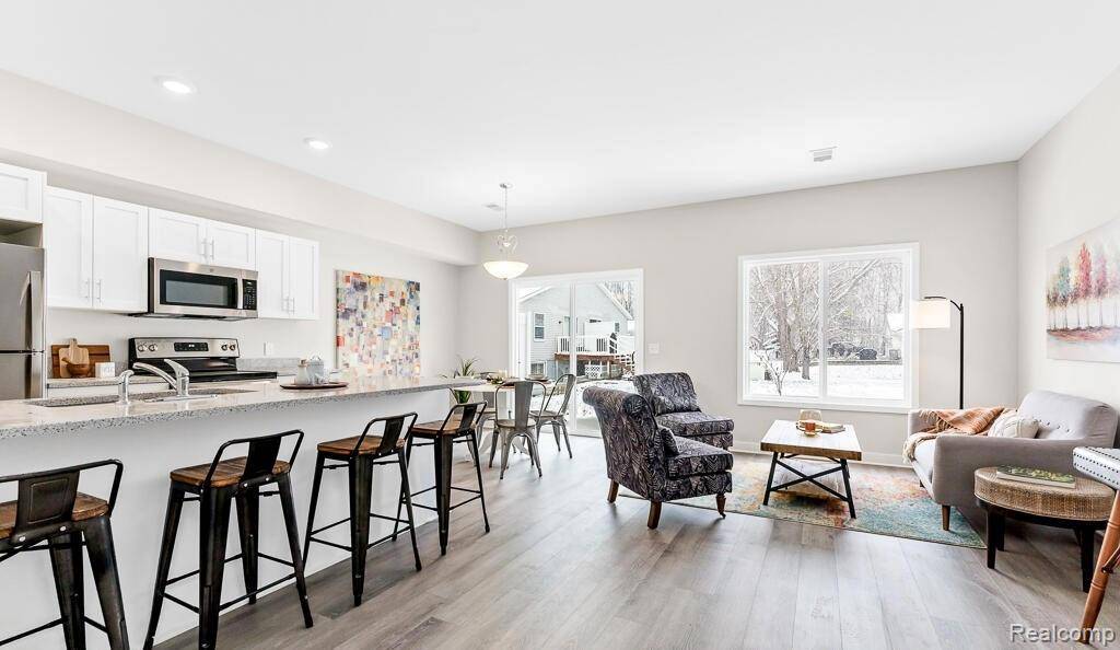 Holland, MI 49424,13614 Signature DR