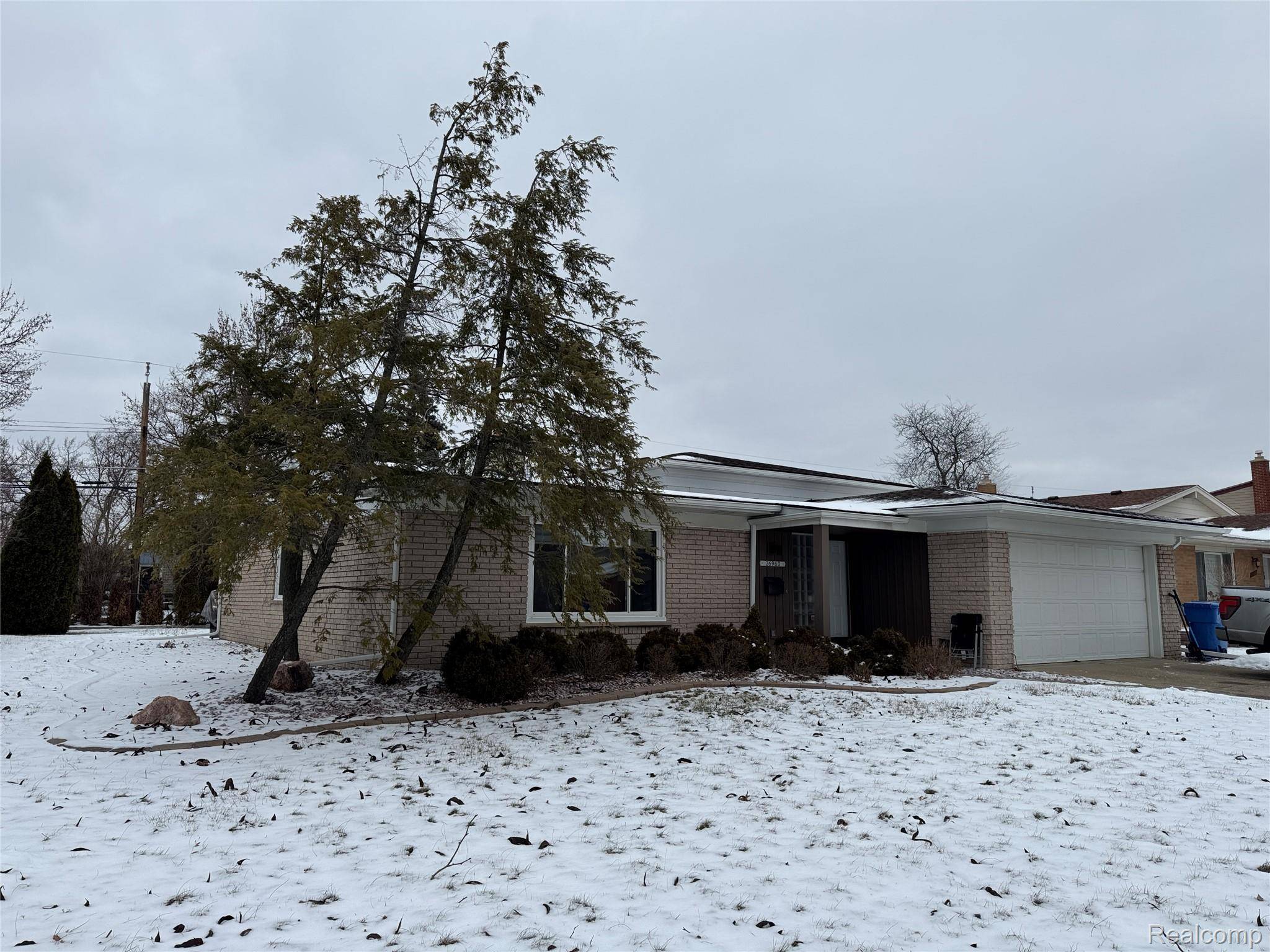 Dearborn Heights, MI 48127,26960 Sheahan DR