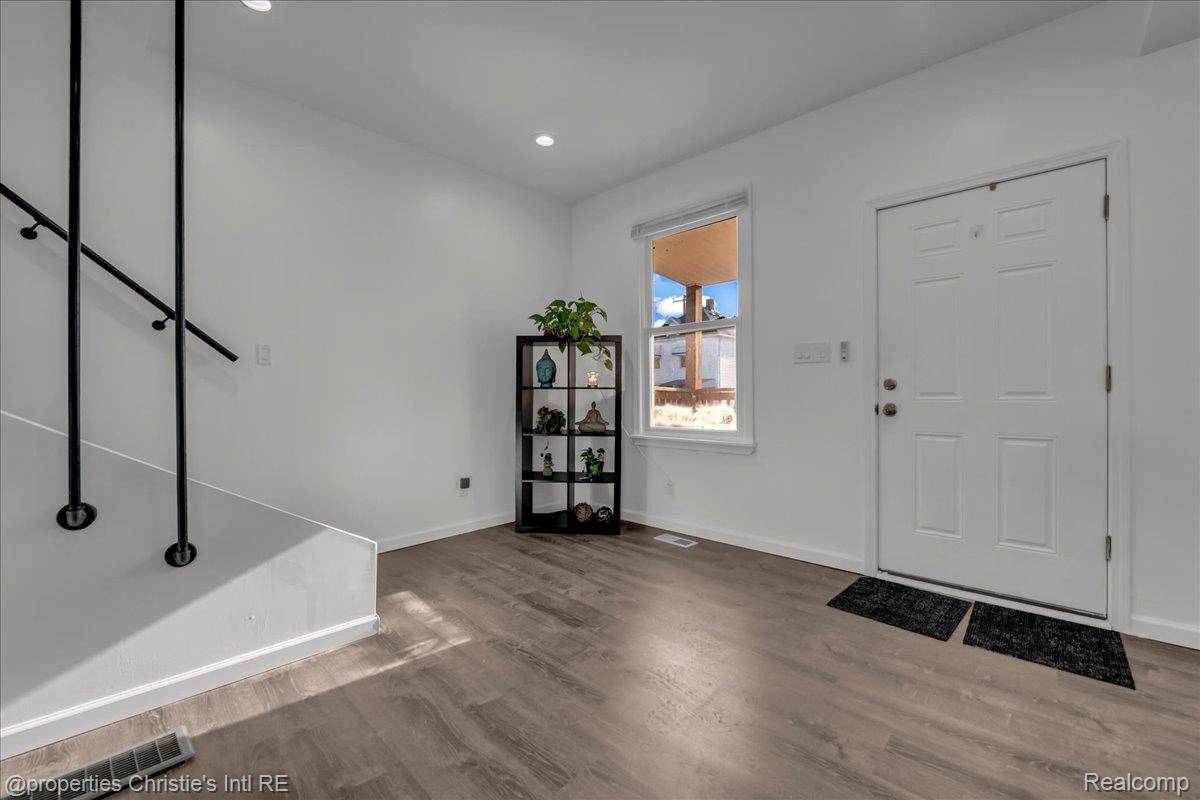 Detroit, MI 48214,9391 Jameson ST