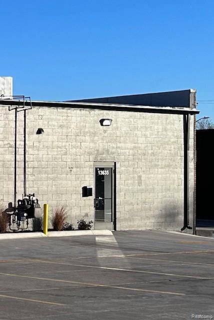 Southgate, MI 48195,13635 Northline RD