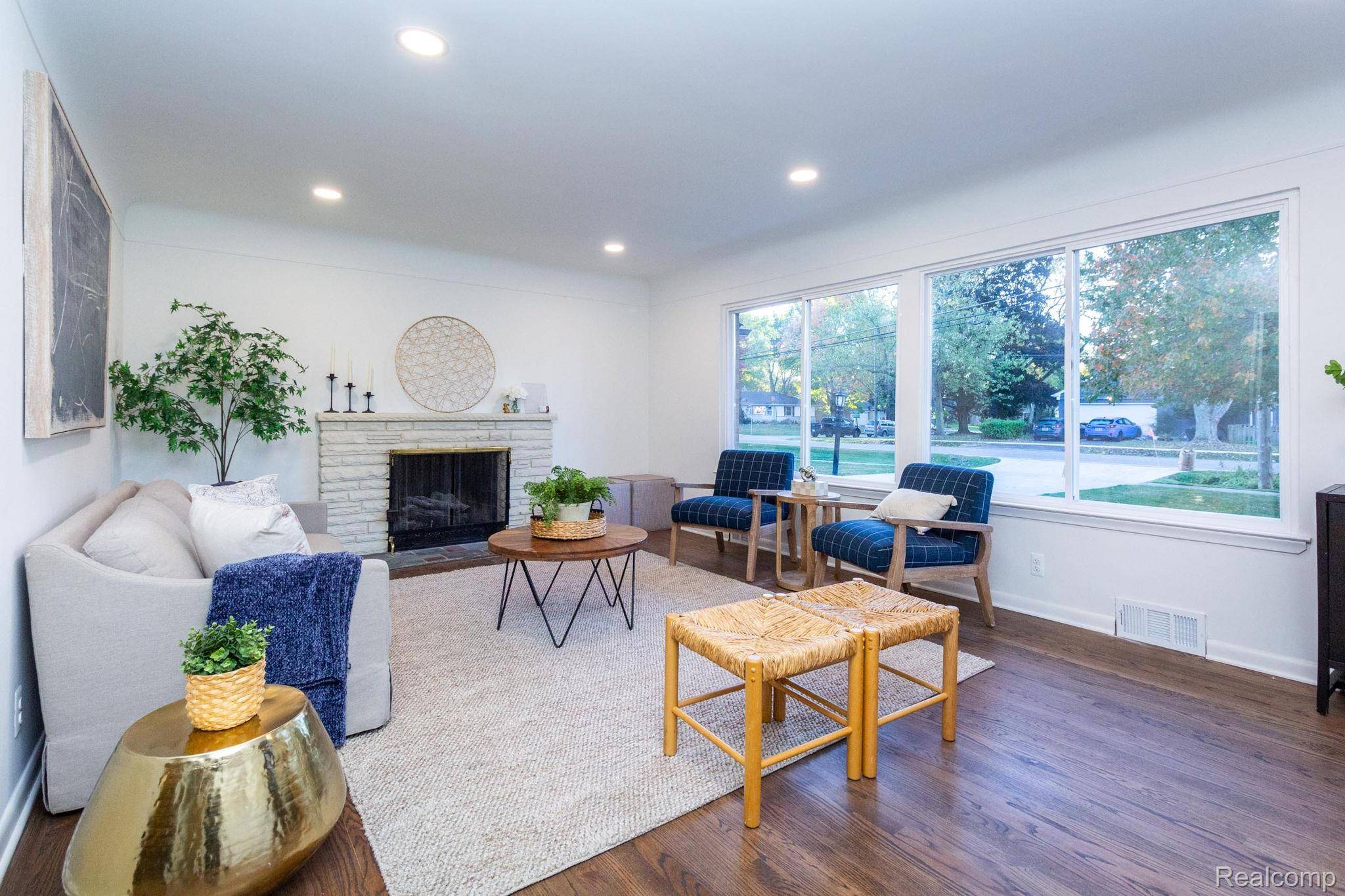 Beverly Hills, MI 48025,19332 Beverly RD