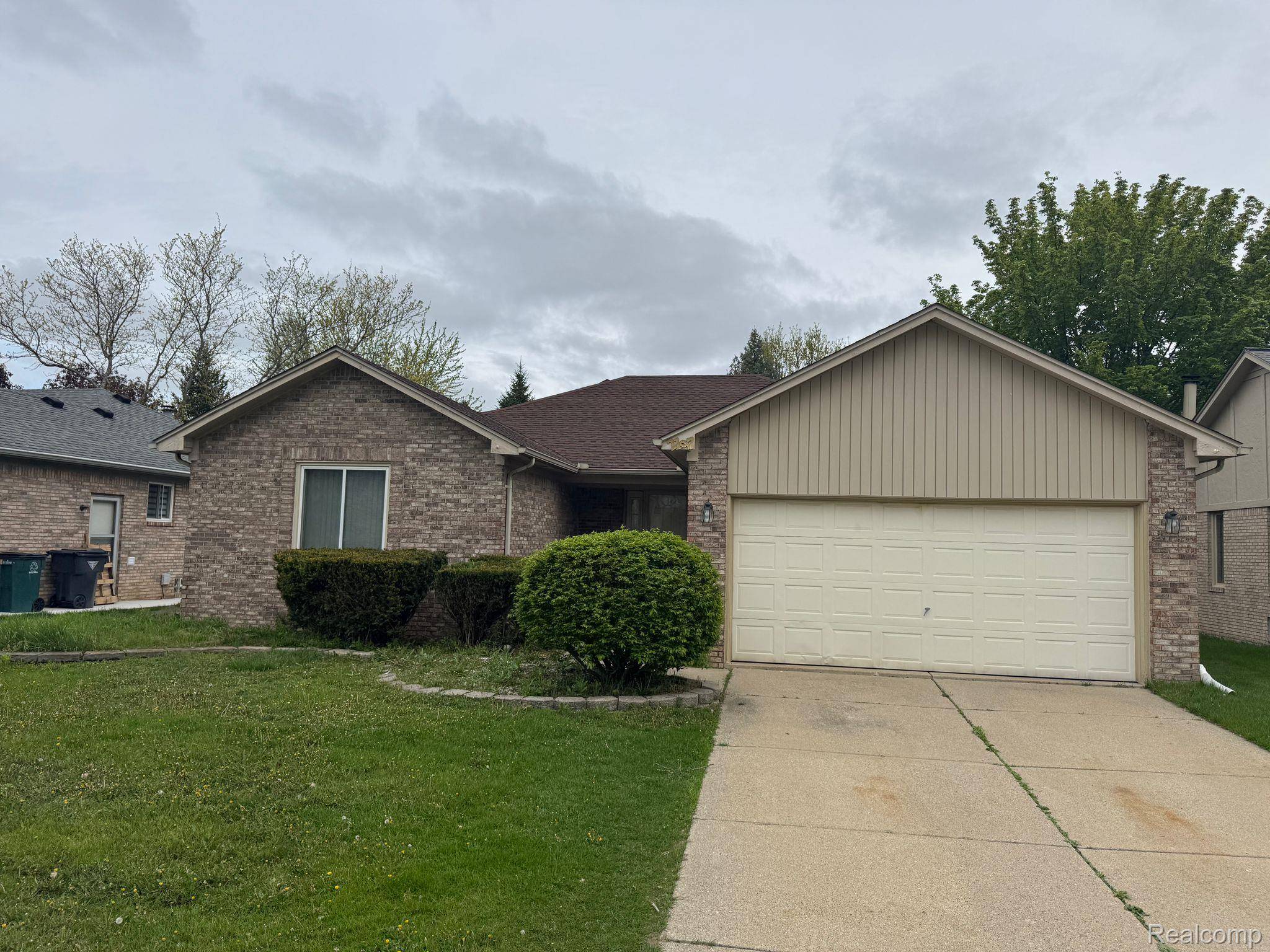 Troy, MI 48083,2197 Camelot DR