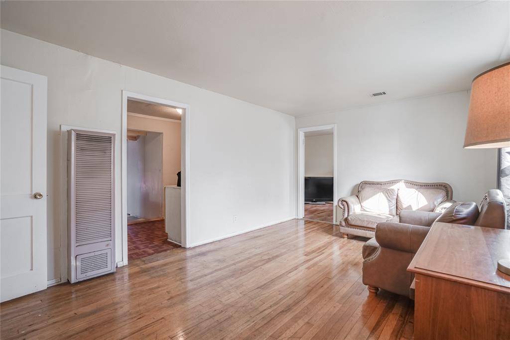 Fort Worth, TX 76110,3258 Abney Avenue