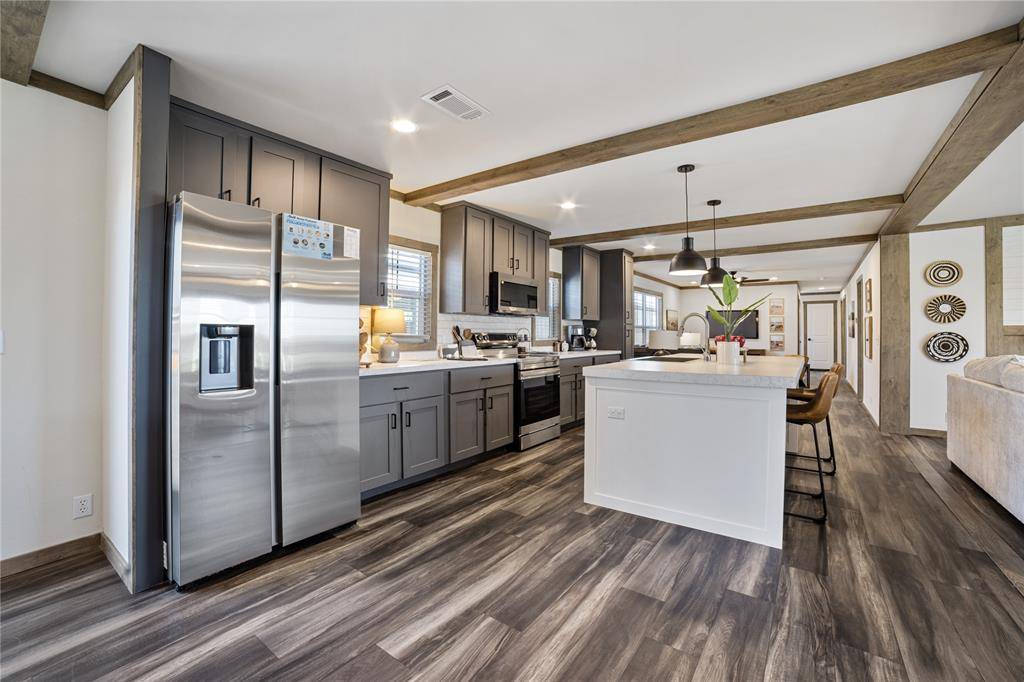 Poolville, TX 76487,2004 Buffet Way