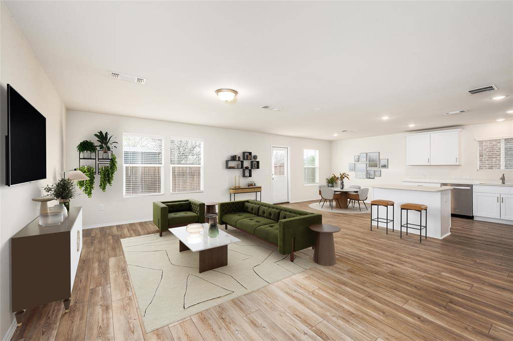 Van Alstyne, TX 75495,321 Glenwick Lane