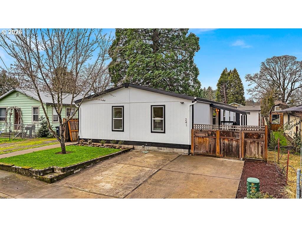 Estacada, OR 97023,241 NW WADE ST