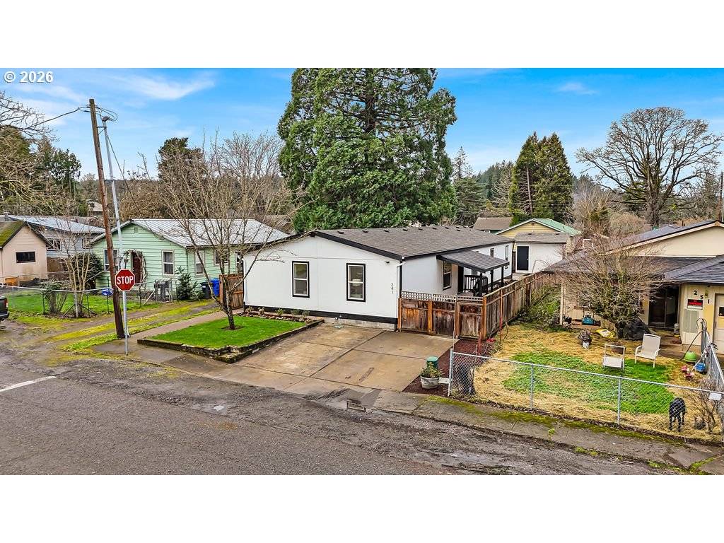 Estacada, OR 97023,241 NW WADE ST