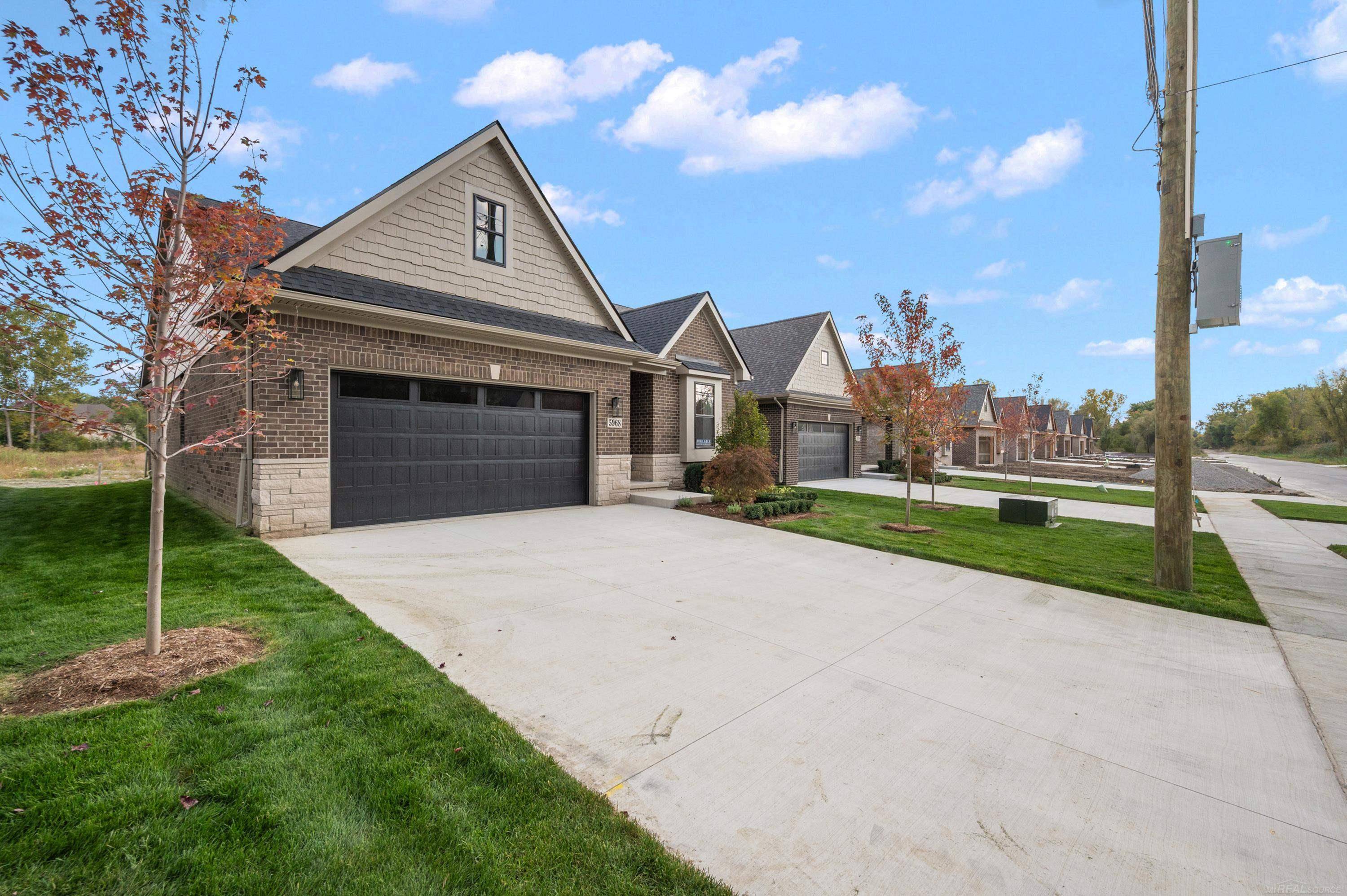 Troy, MI 48085,5944 Willow Grove DR