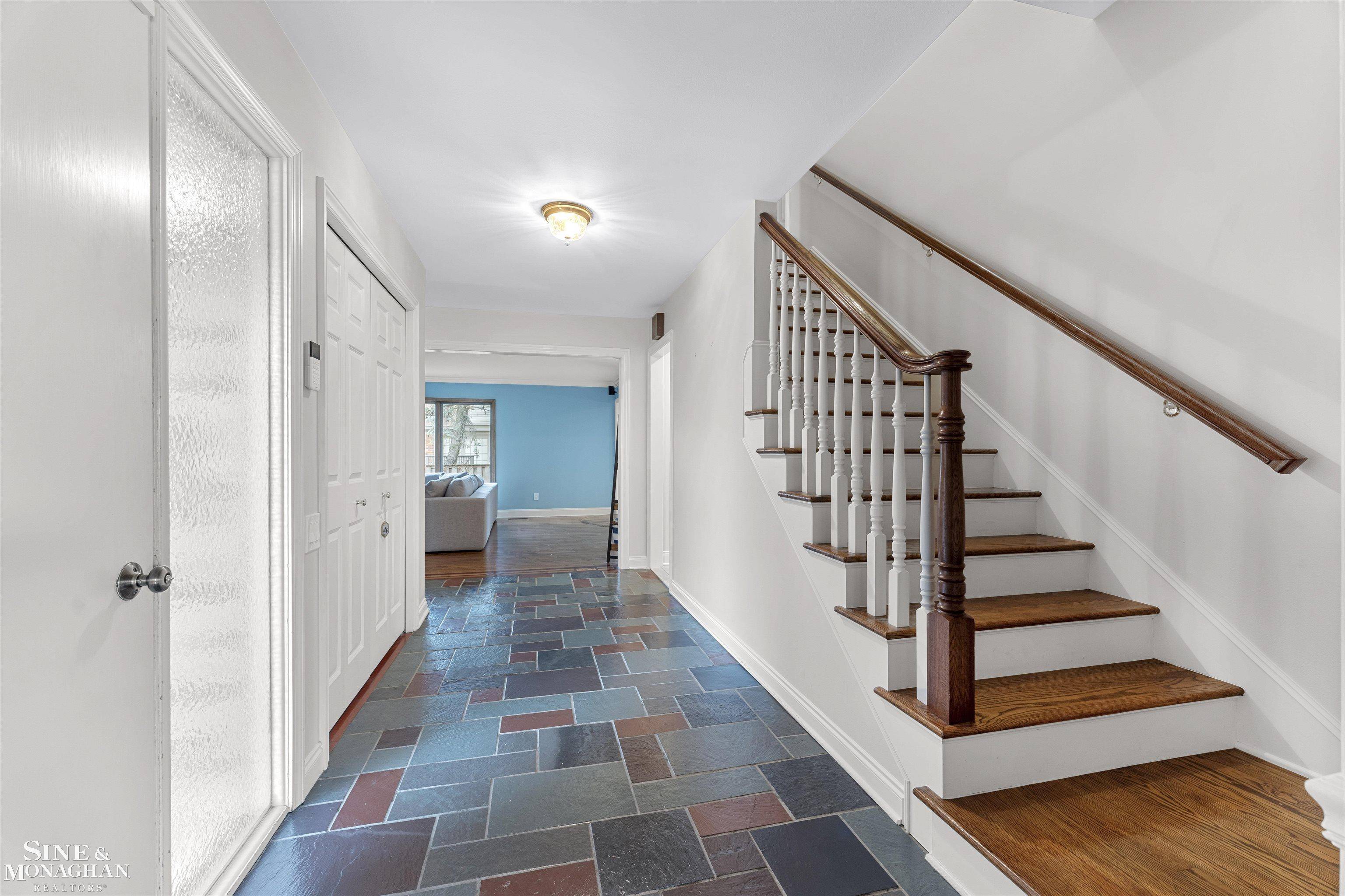 Grosse Pointe Woods, MI 48236,740 Perrien Place RD