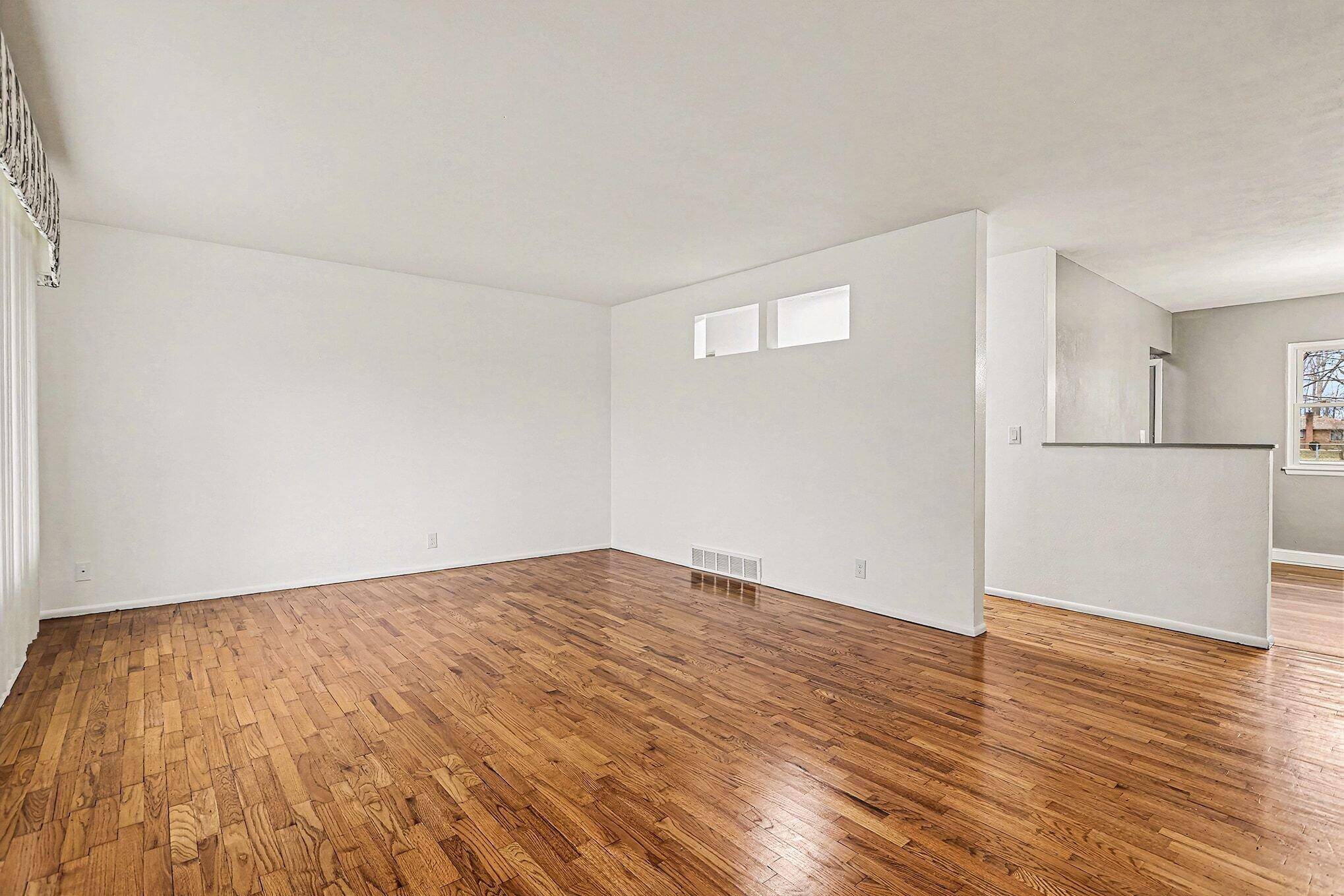 Benton Harbor, MI 49022,144 Downey DR