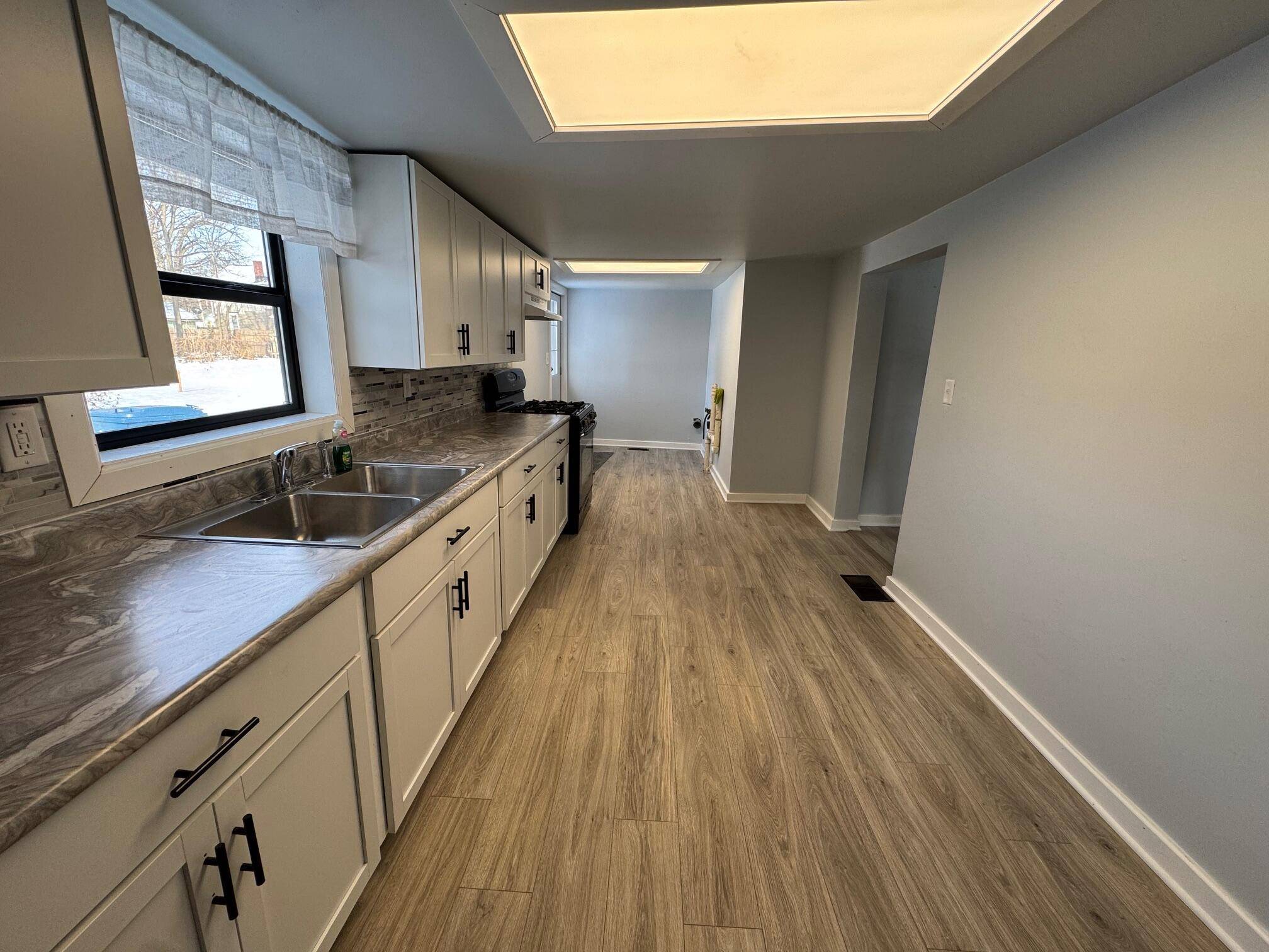 Dowagiac, MI 49047,207 W Railroad ST