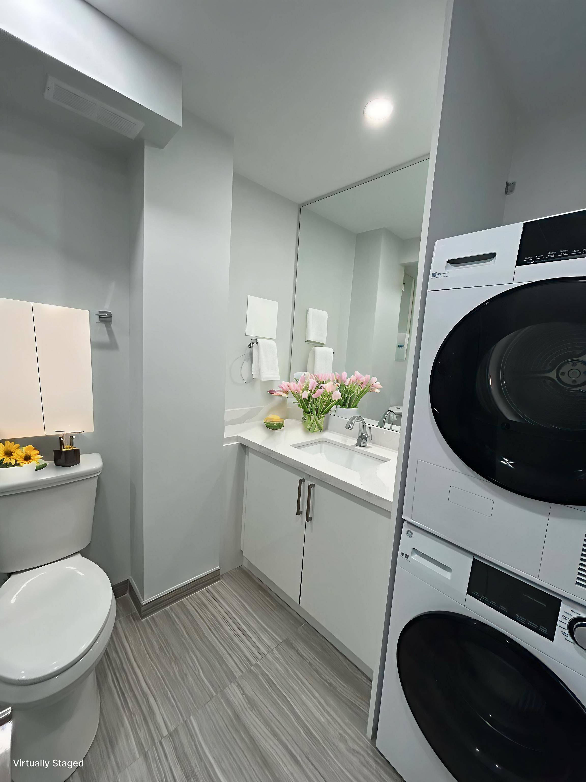 Toronto C02, ON M5R 2X1,15 Walmer RD #205