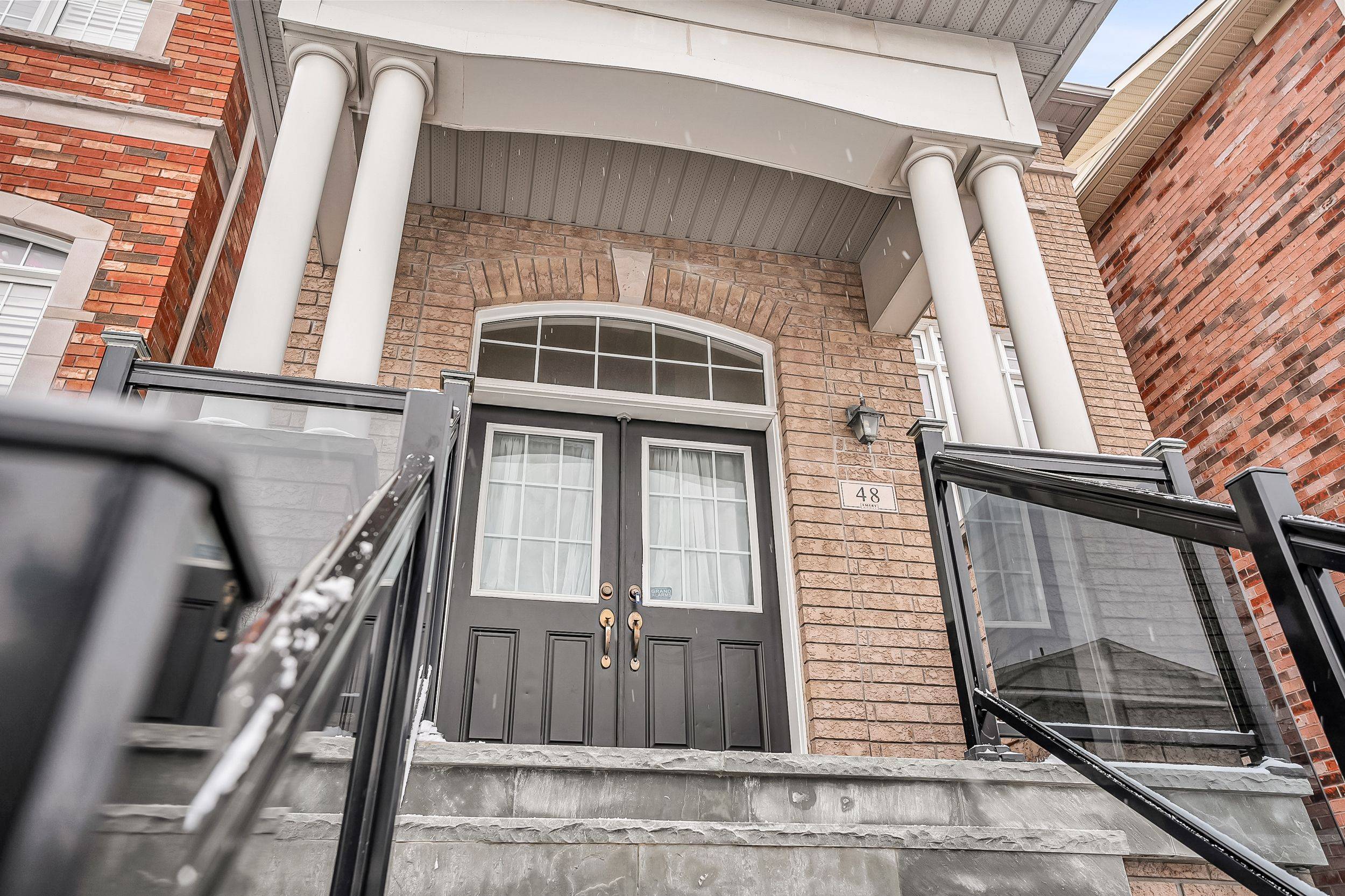 Toronto E07, ON M1S 3Y9,48 Thistlewaite CRES