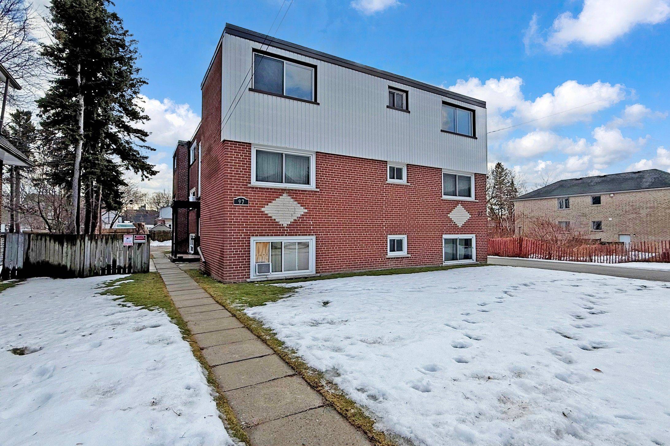 Oshawa, ON L1G 1S5,97 Elgin ST W #6