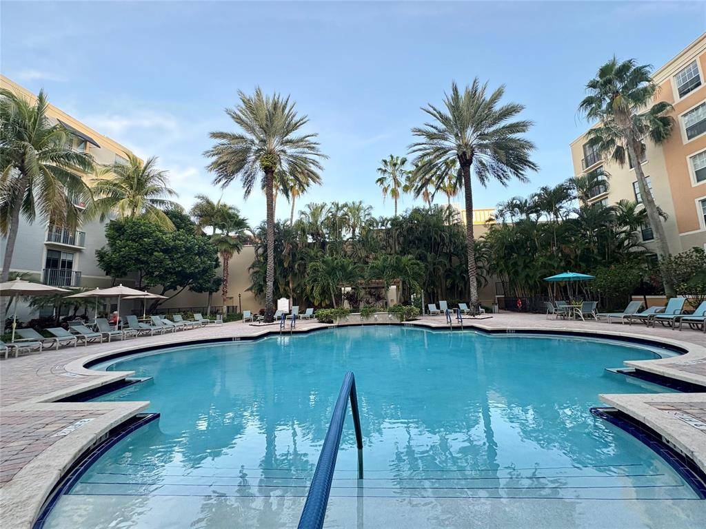 West Palm Beach, FL 33401,780 S Sapodilla Ave #306