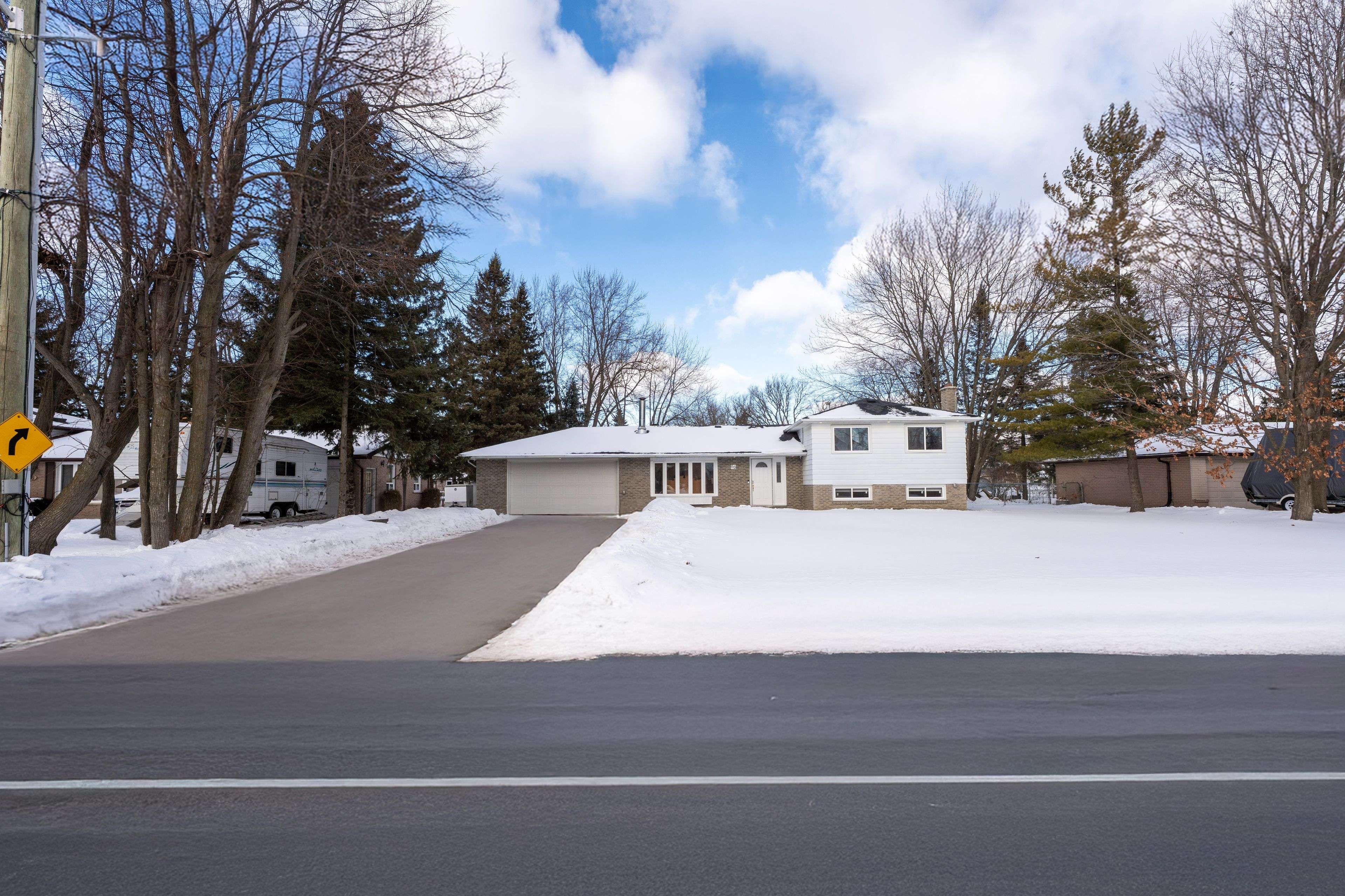 Richmond Hill, ON L4E 2Z9,66 Lakeland CRES