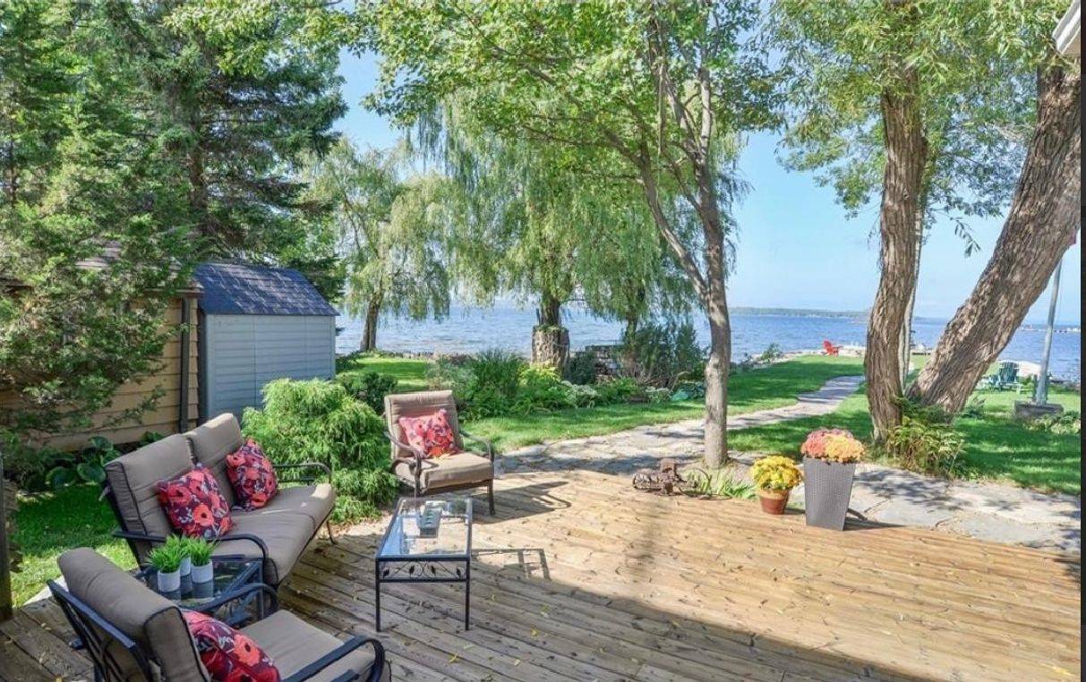 Tay, ON L0K 2C0,14 Long Point RD