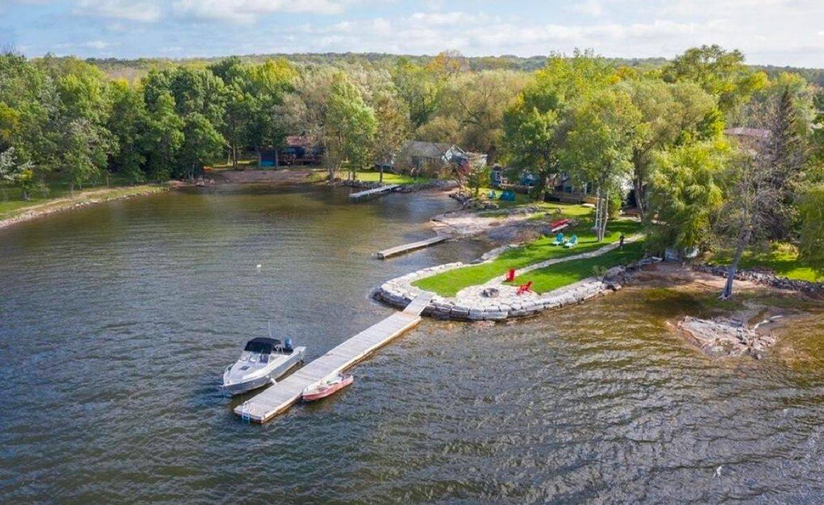 Tay, ON L0K 2C0,14 Long Point RD