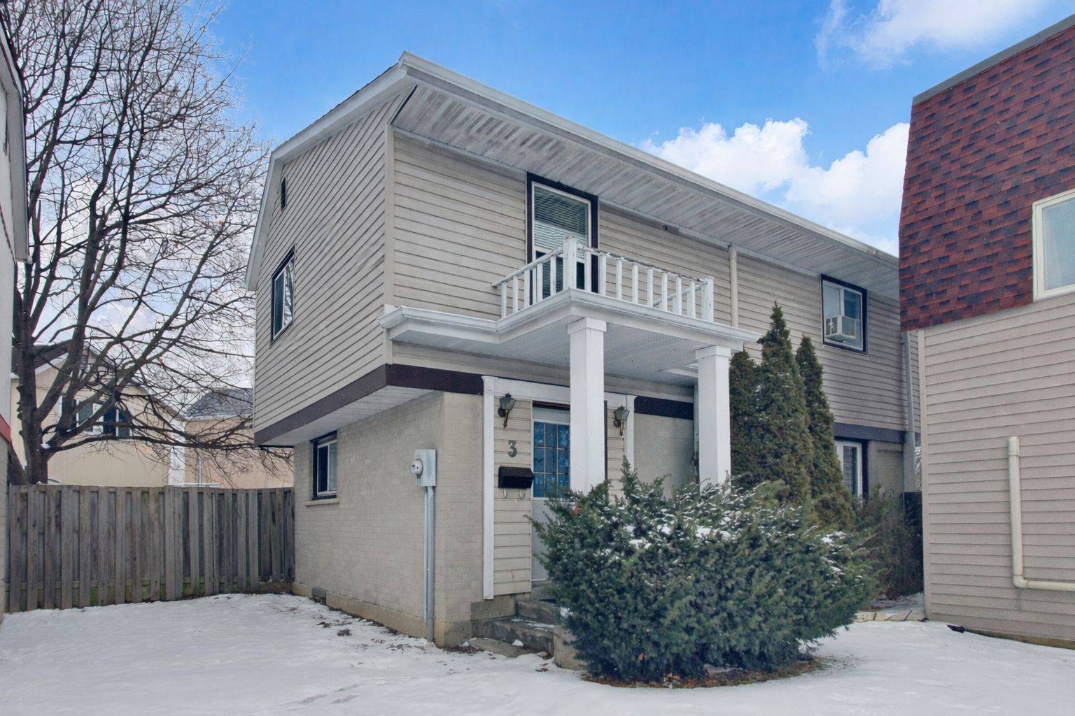 Brampton, ON L6S 2B7,3 Hemlark CT