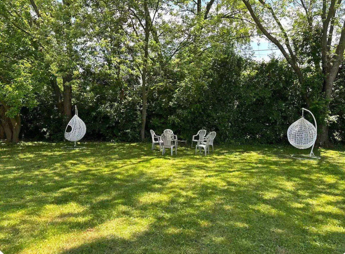 Oakville, ON L6L 1Z4,1350 Rebecca ST