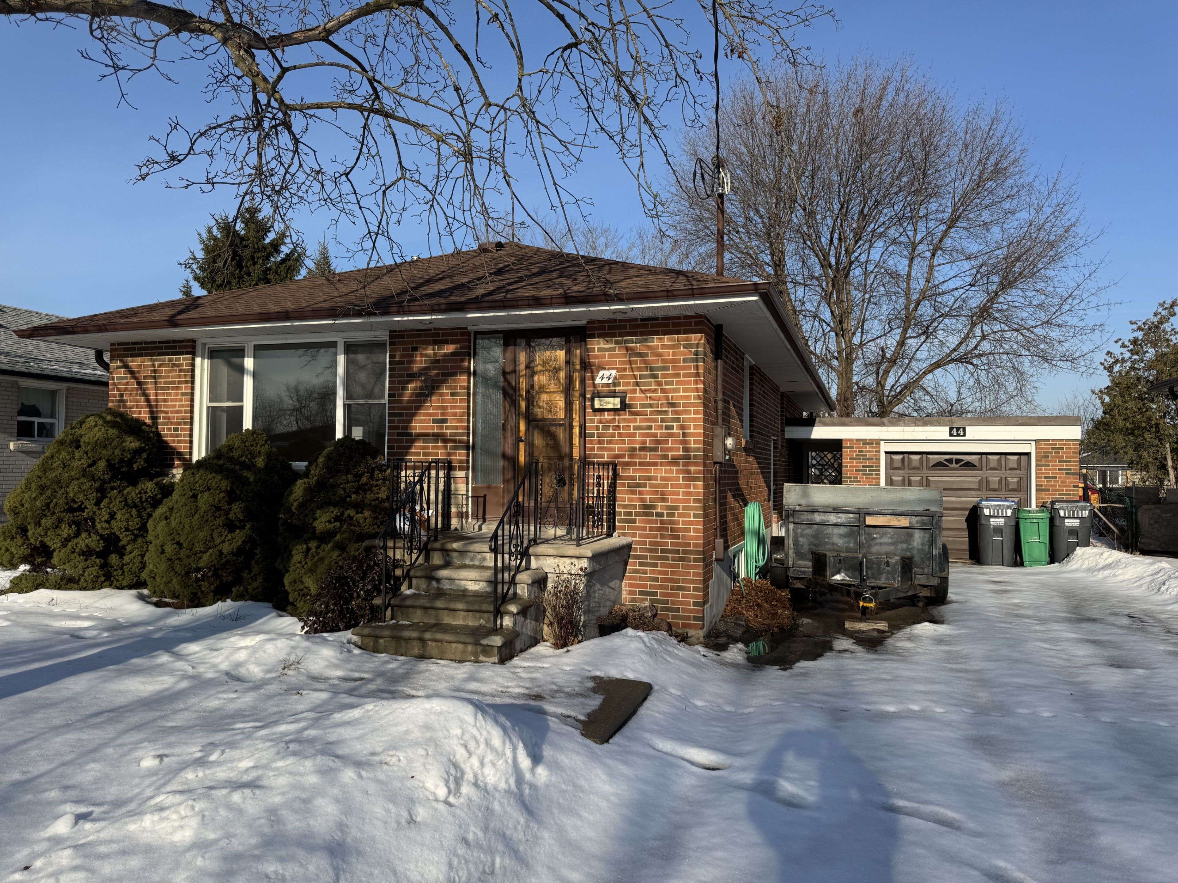 Brampton, ON L6W 2Z1,44 Carlyle CRES