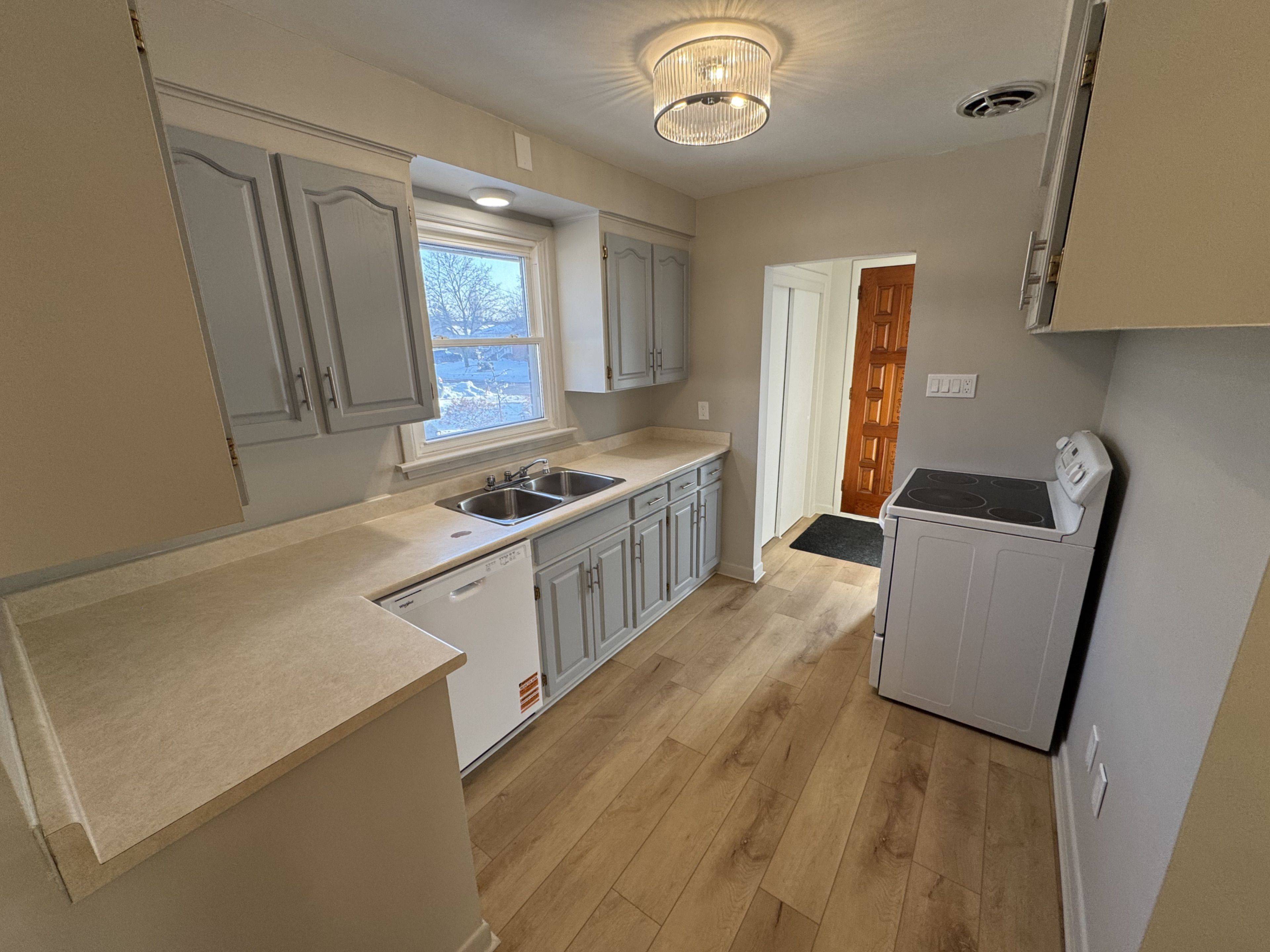 Brampton, ON L6W 2Z1,44 Carlyle CRES