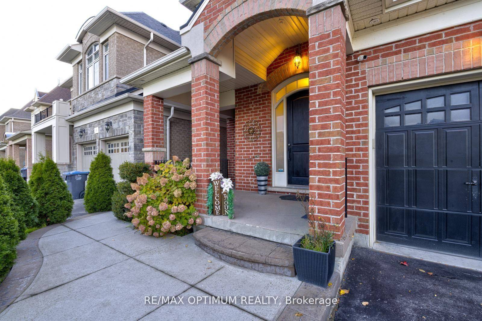 Brampton, ON L6Y 0R9,7 Legendary CIR