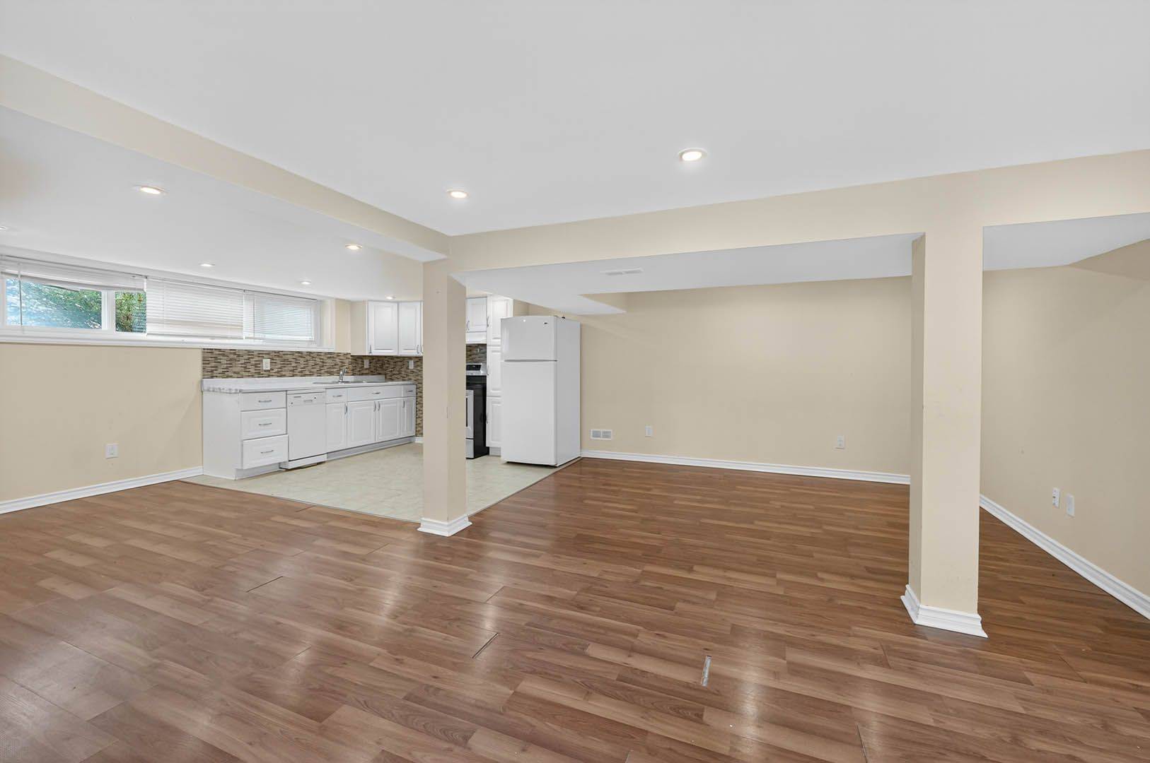 Mississauga, ON L5C 2G8,3567 Queenston DR #Lower Level