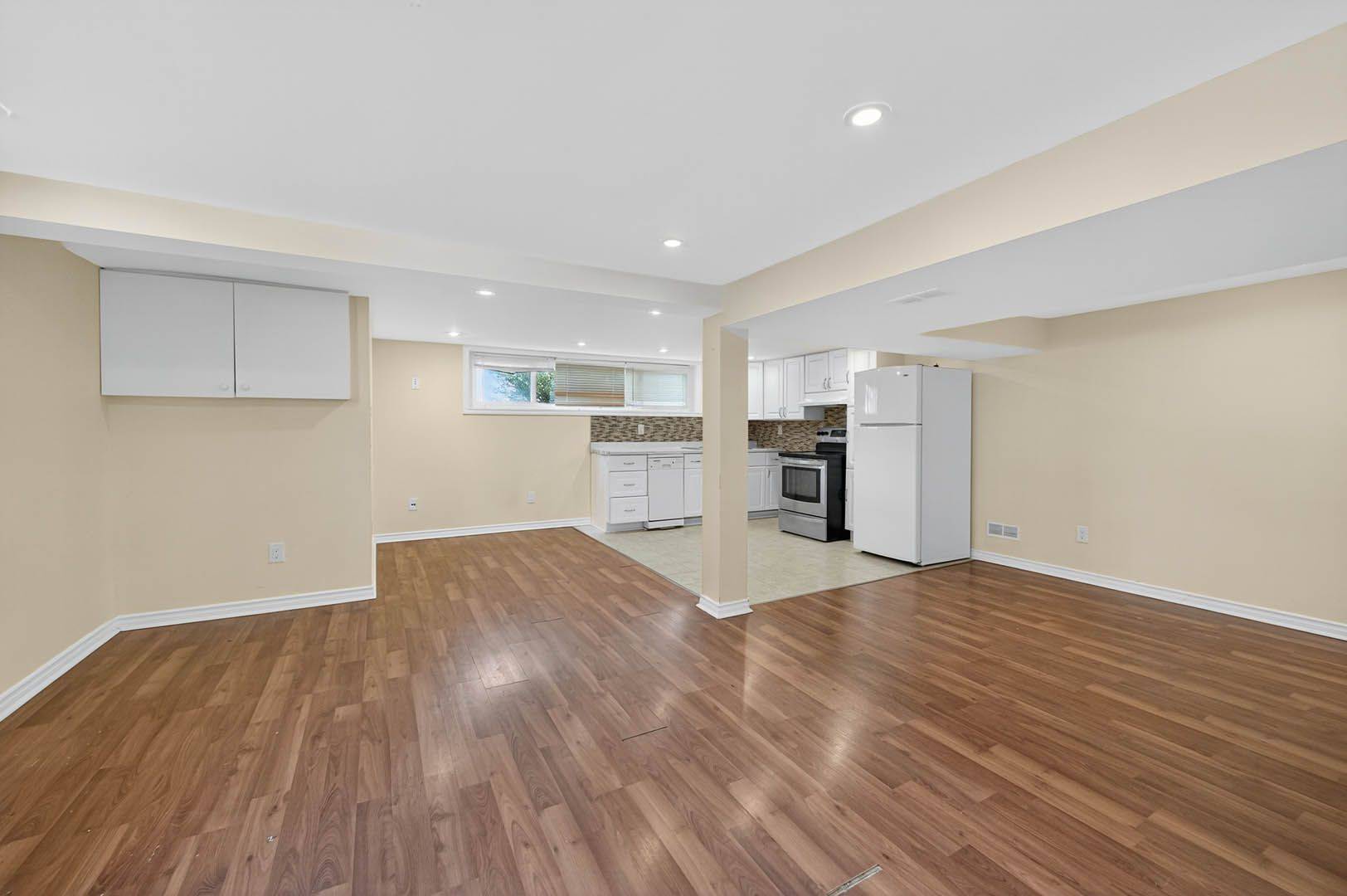 Mississauga, ON L5C 2G8,3567 Queenston DR #Lower Level