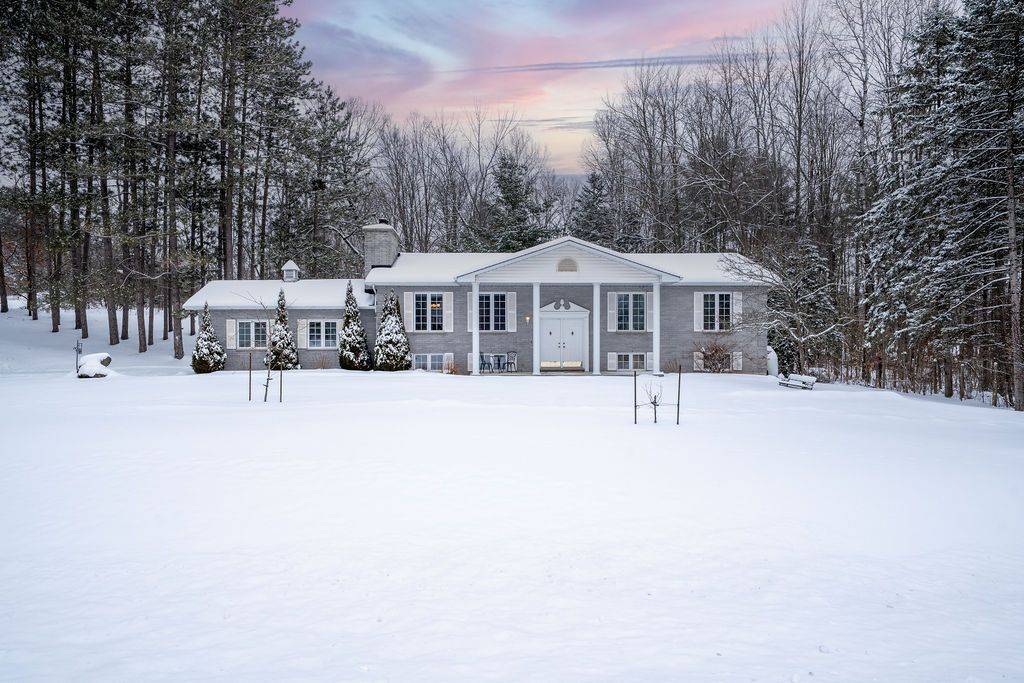 Tweed, ON K0K 3J0,37 McCrea CT