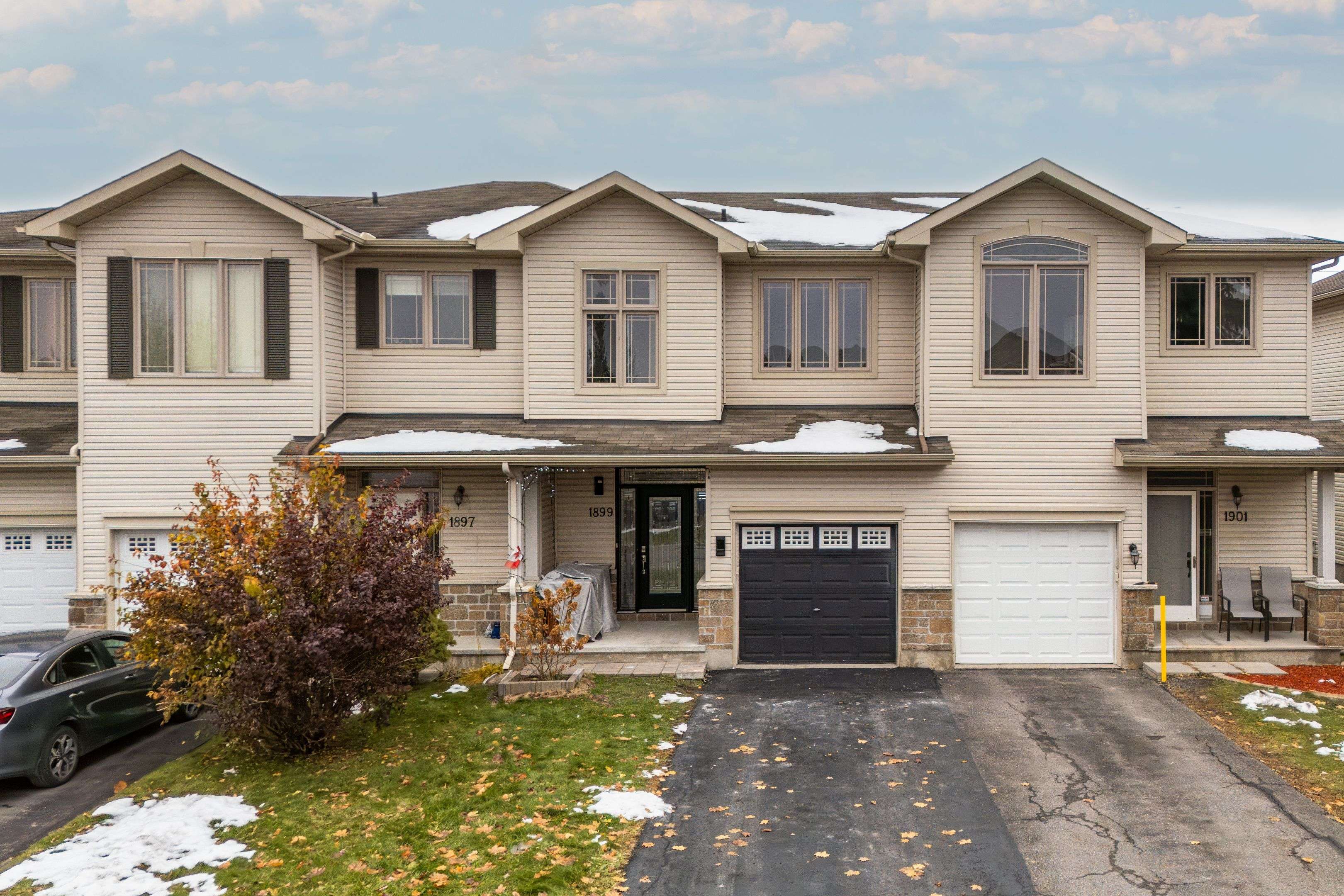 Orleans - Cumberland And Area, ON K4A 0E3,1899 Arrowgrass WAY