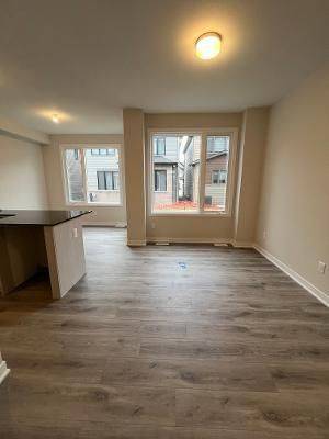 Barrhaven, ON K2J 7L7,386 LES EMMERSON DR