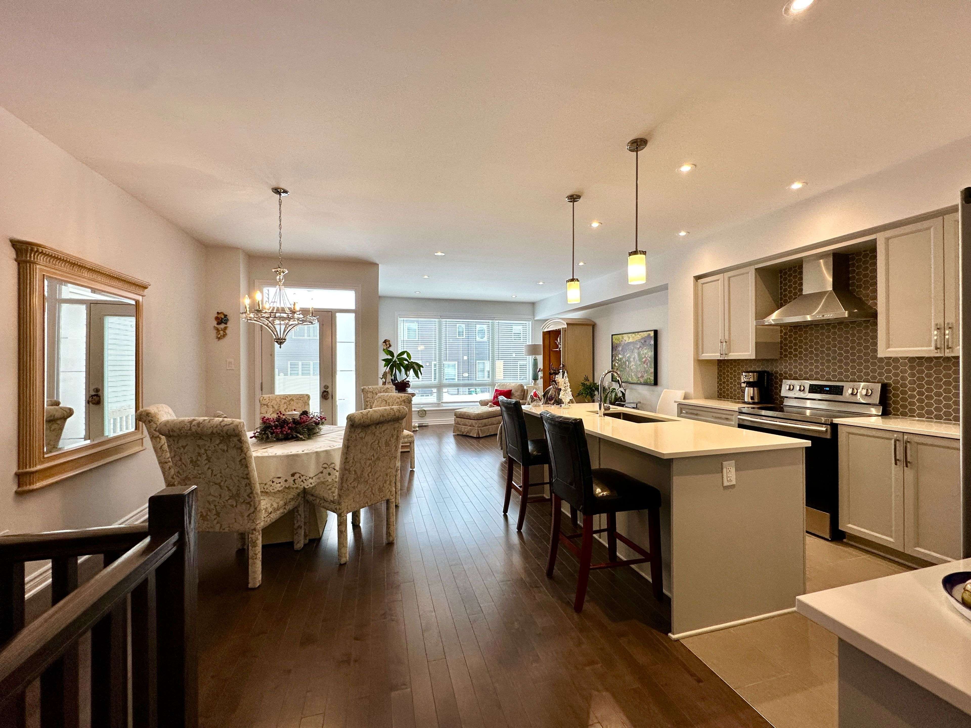 Kanata, ON K2V 0M9,734 Twist WAY