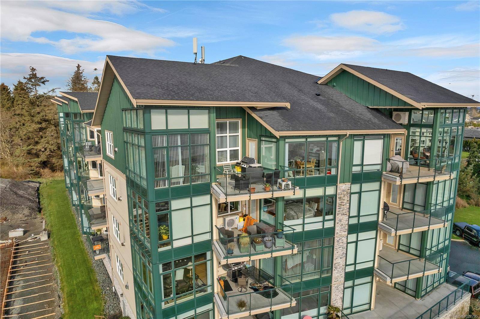 Campbell River, BC V9W 1C7,2676 Island Hwy S #401