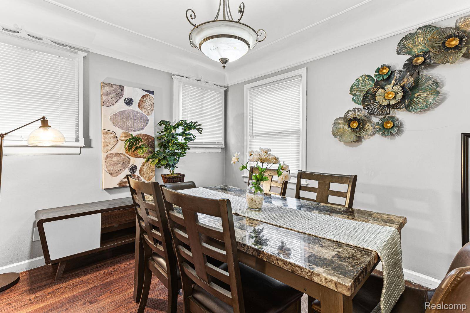 Detroit, MI 48224,9500 Lakepointe ST