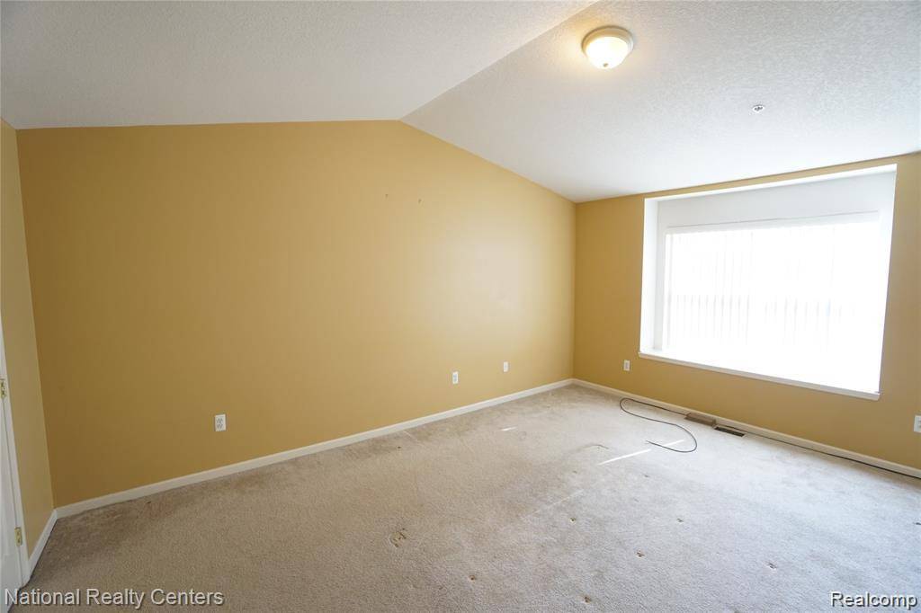 Romulus, MI 48174,16869 N Pennsylvania LN E #5