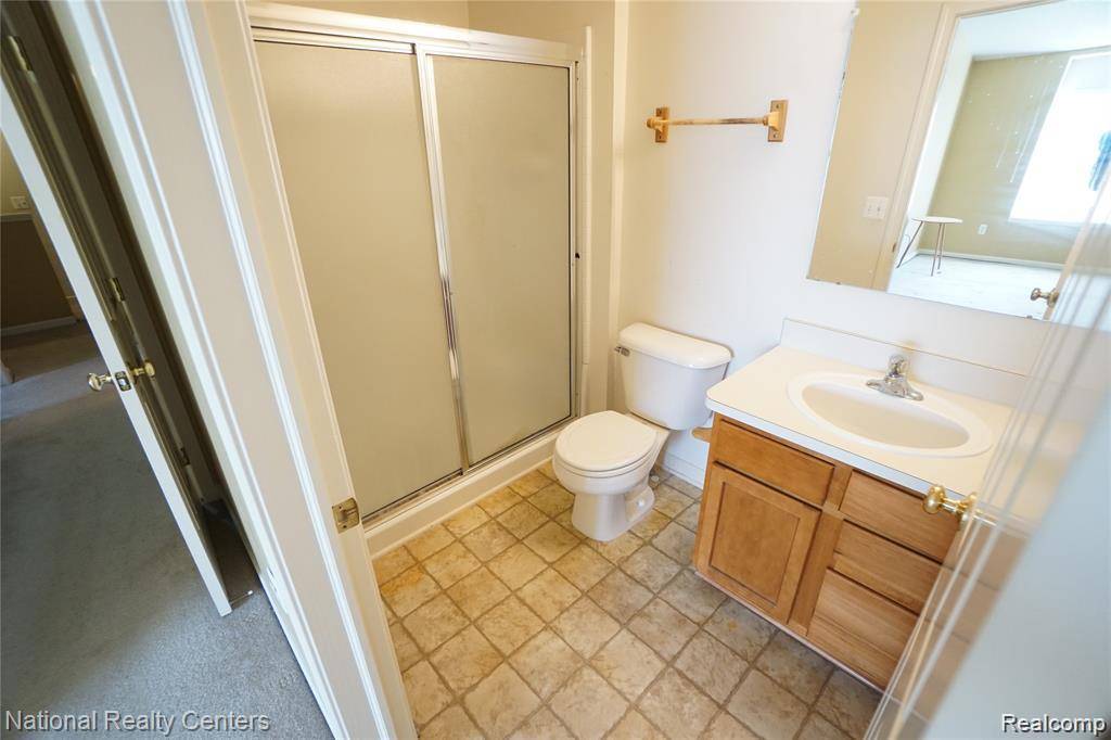 Romulus, MI 48174,16869 N Pennsylvania LN E #5