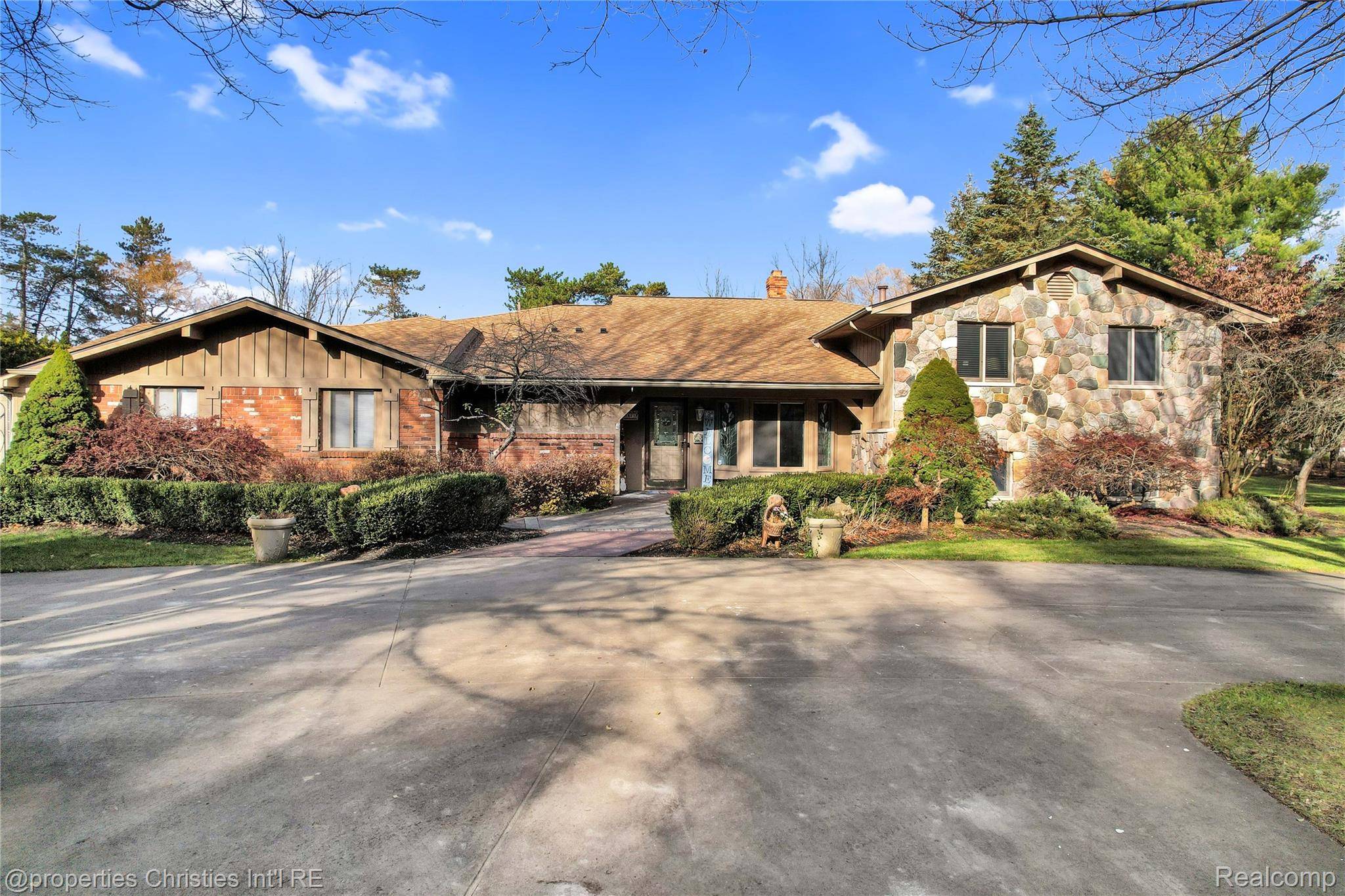 Milford, MI 48381,1475 Ring O Kerry