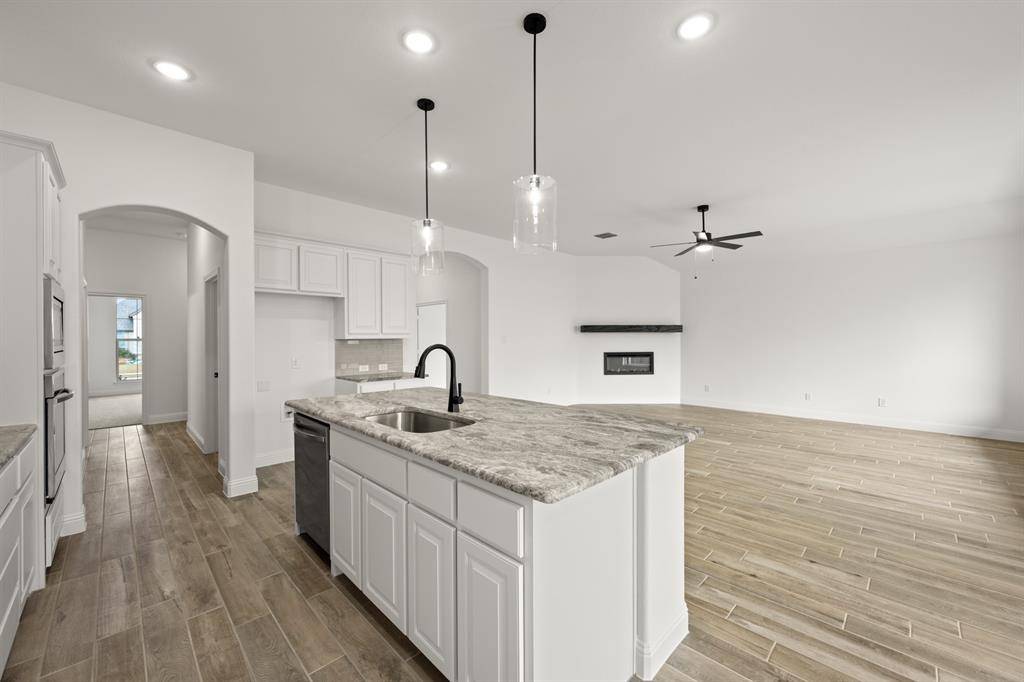 Joshua, TX 76058,7808 Barley Field Street