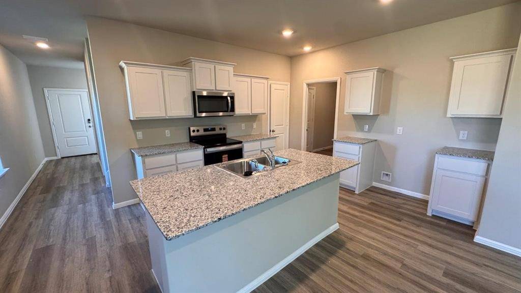 Cleburne, TX 76033,325 WILDROSE Circle